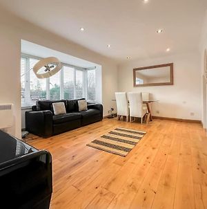 Newly Decorated 3 Bed Flat Apartment London Exterior photo