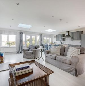 4Br Beach House Sleeps 10 - 5 Mins Walk To The Sea West Wittering Exterior photo