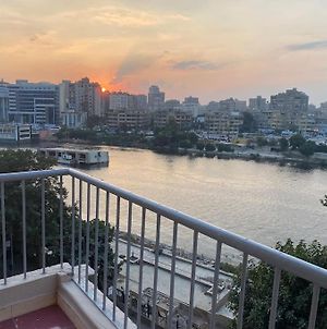 Nile View Apartment In Zamalek Stays Cairo Exterior photo
