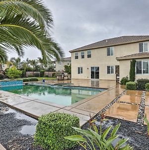 Luxe Roseville Home With Pool And Hot Tub! Exterior photo