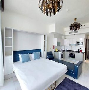 Stylish, Cozy,Compact Studio Business Bay Apartment Dubai Exterior photo