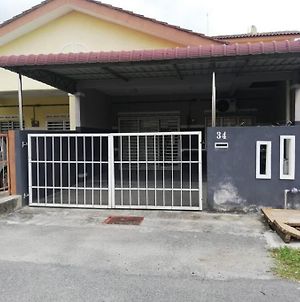 Taufiq Cozy Klia Sepang With 2 Airconds & Free Wi-Fi Villa Banting  Exterior photo