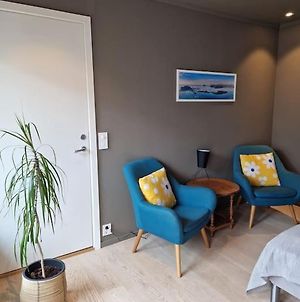 Stilren Suite Med Egen Inngang Og Kokemuligheter. Tromso Exterior photo