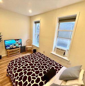 Elegant Private Room Close To Manhattan! - Room Is In A 2 Bedrooms Apartament And First Floor With Freee Street Parking New York Exterior photo