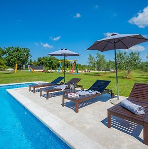 Traumhafte Villa Mit Privatem Pool, Wlan, Kinderspielplatz Und Grossen Garten Mit Grill Marcana Exterior photo