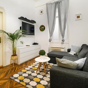 Two Separate Rooms Apartment In City Center, Party District Budapest Exterior photo
