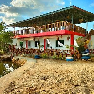 Casa Bolo With Hidden Beach Hostel Alaminos Exterior photo