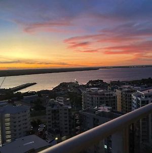 Luxury Two-Beds Harbour Views Apartment Darwin Exterior photo
