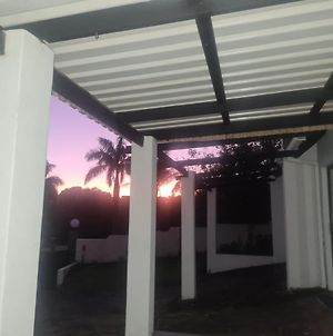 Tropical Escape Uvongo Villa Margate Exterior photo