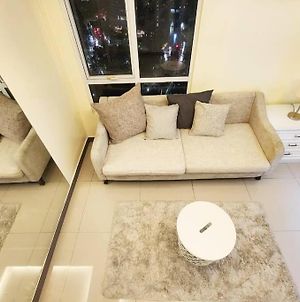 Bgc Luxe Loft-Style Living By Firm Properties Apartment Manila Exterior photo