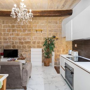 Chic, Stylish 1 Bedroom Maisonette - Close To Valletta Il-Furjana Exterior photo