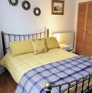 Central Stockbridge Area Cosy & Quiet 1 Room, In Family Flat - Female Guests Only 12Pm Or Early Check Out On June, July - August Edinburgh Exterior photo