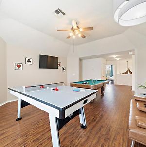 Deluxe Getaway With Game Room Backyard Grill Outdoor Games Streaming Wine Wifi Houston Exterior photo