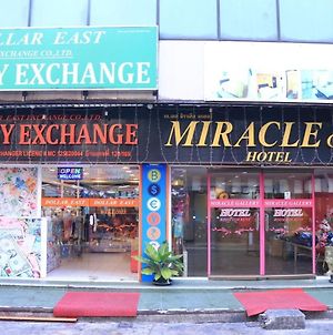 Miracle Gallery Hotel Makkasan Exterior photo