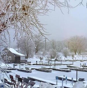 Cozy Wintertime Nantucket Cottage Getaway Savanna Exterior photo