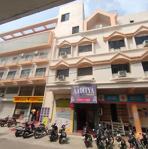 Hotel Aaditya Palace Bhusawal Exterior photo