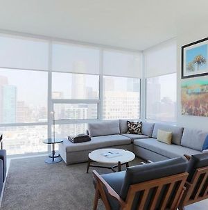 Luxury High Rise - Two Bedroom Two Bathroom Apartment Los Angeles Exterior photo