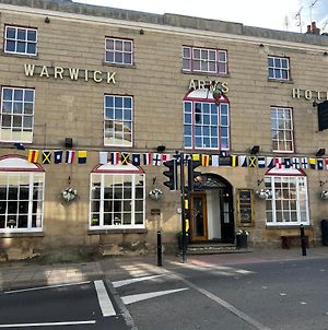 The Warwick Arms Hotel Exterior photo