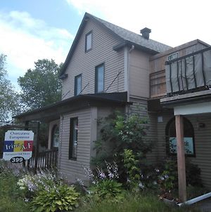 Ideally Located Studio & Private Rooms Gatineau Exterior photo