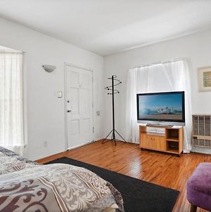 Lovely Studio Apartment Located In Santa Monica A Los Angeles Exterior photo