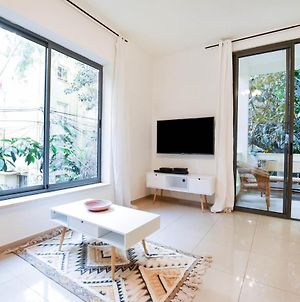 Light As A Feather By Holyguest Apartment Tel Aviv Exterior photo