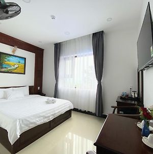 Quang Hung Hotel Con Dao Exterior photo