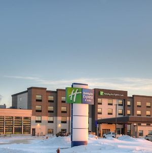 Holiday Inn Express & Suites - Moose Jaw, An Ihg Hotel Exterior photo