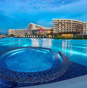 Elexus Luxury Resort & Spa & Casino Kyrenia  Exterior photo