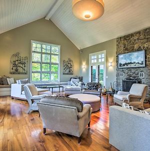 Stunning Pawling Retreat With Ponds And Waterfall Villa Exterior photo