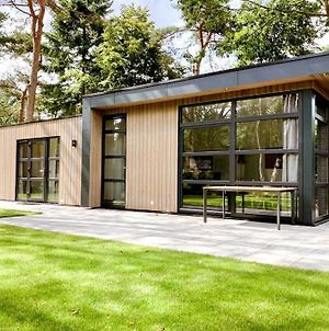 Delightful Luxury 2-Bedroom Holiday Home In Nature Otterlo Exterior photo
