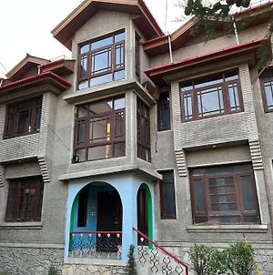 Your Cozy Place Apartment Srinagar  Exterior photo