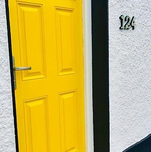 The Yellow Door Villa Castleisland Exterior photo