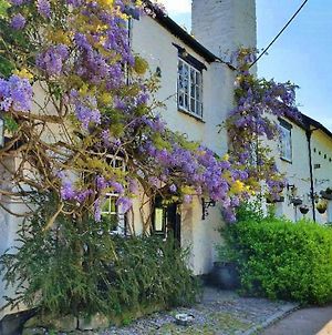 The Stable Wing At The Old Church House Inn Broadhempston Exterior photo