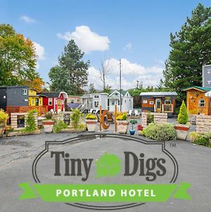 Tiny Digs - Hotel Of Tiny Houses Portland Exterior photo