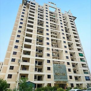 1 Bed Deluxe Apartment At Prime Location Giga Downtown, Dha Phase 2, Islamabad Exterior photo