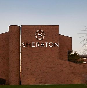 Sheraton Grand Rapids Airport Hotel Exterior photo