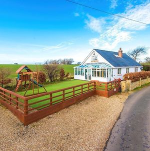 Woodlands By Greenstay Serviced Accommodation - Luxury 3 Bed Cottage In North Wales With Stunning Countryside Views & Parking - Close To Glan Clwyd Hospital - The Perfect Choice For Contractors, Business Travellers, Families And Groups Bodelwyddan Exterior photo