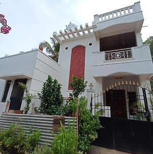 Janet'S Villa Pondicherry Exterior photo