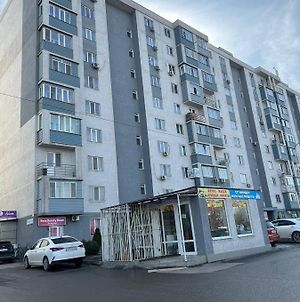 Marzhan Apartments Almaty Exterior photo