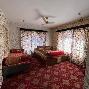 Hotel Kashmir Vaccation Srinagar  Exterior photo