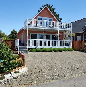 Sunkissed - Upfront Pricing, No Fees - Ocean View, Firepit, Gig Speed Internet, Bright Bluff-Top Beach Cottage Pacific Beach Exterior photo