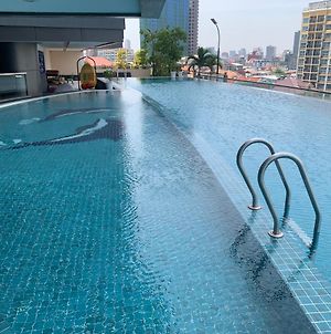 B70 Hc Rental Apartment At Tk Central With Swimming Pool & Gyms Phnom Penh Exterior photo