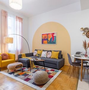 Cozy Home By Bella In The Heart Of Budapest Exterior photo