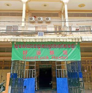 Good Luck Hostel Phnom Penh Exterior photo