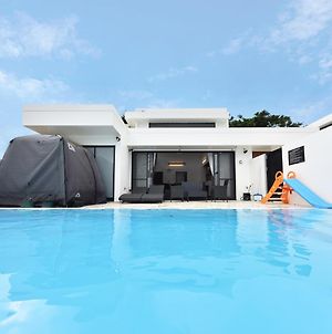 Private Pool Villa Motobu Exterior photo