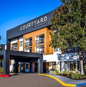 Courtyard By Marriott Livermore Hotel Exterior photo