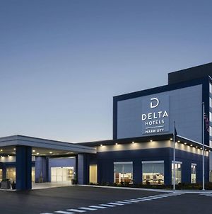 Delta Hotels By Marriott Indianapolis Airport Exterior photo
