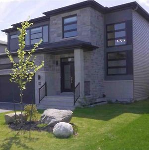 Luxury 4 Bedroom Home In Ottawa/Gatineau Exterior photo