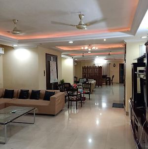 4 Bhk Luxurious Entire Apartment At Begumpet Hyderabad Exterior photo