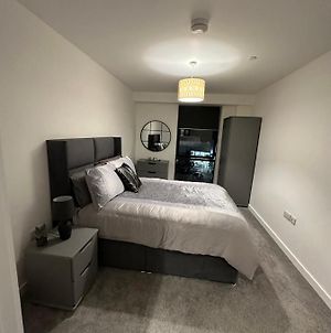 Manchester Lovely Two Bedrooms Apartment Altrincham Exterior photo